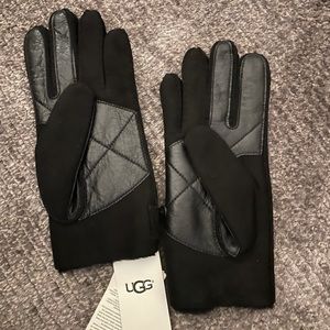 Ugg gloves